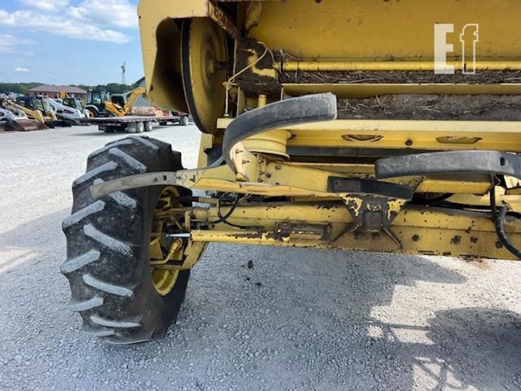new-holland-tr85-image-39
