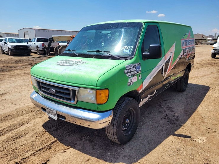 2006-ford-e350-image-1