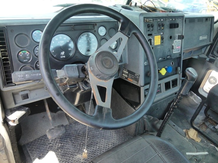 1999-mack-ch613-image-11