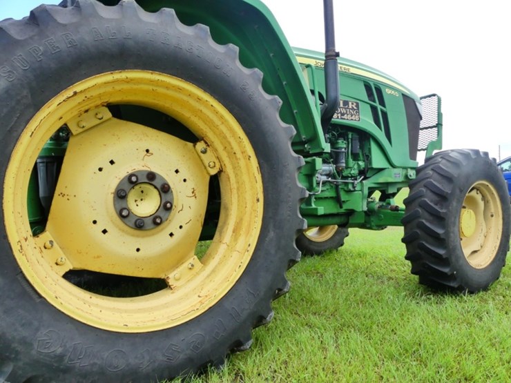 2013-john-deere-6105d-image-7