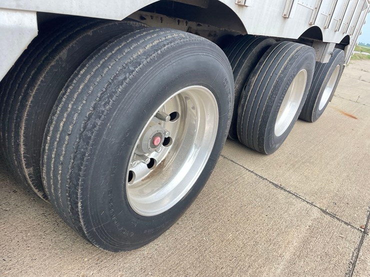 2021-eby-livestock-trailer-image-10