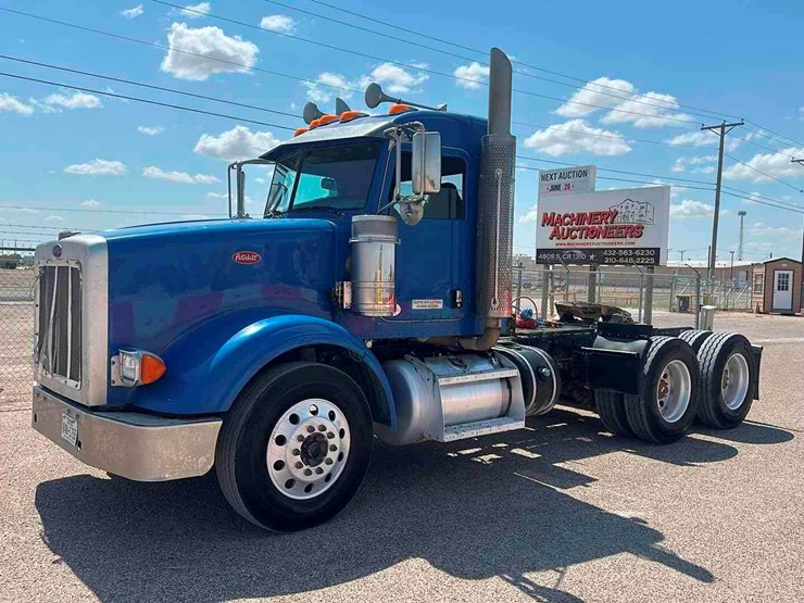 2013-peterbilt-367-image-1