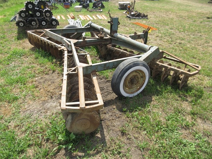 john-deere-12-image-2