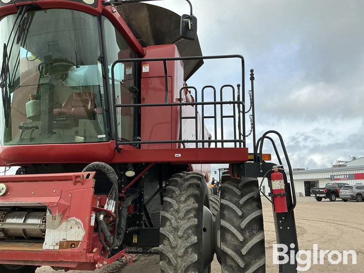 2011-case-ih-6088-image-9
