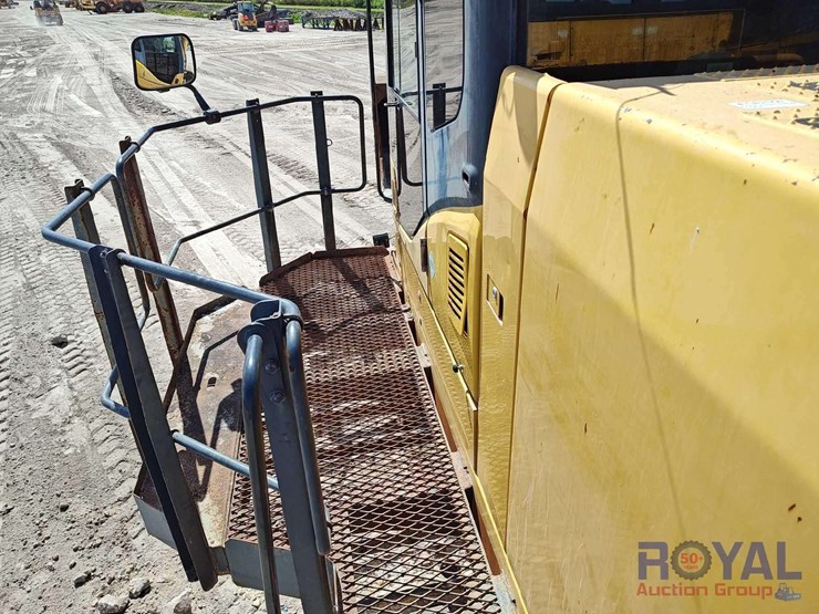 2016-komatsu-pc1250-image-40