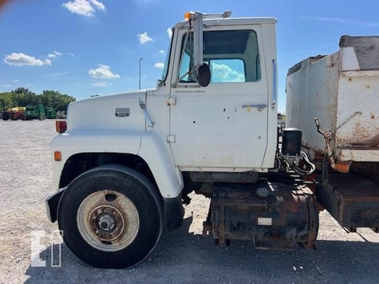 1987-ford-9000-image-25