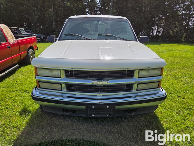 1997-chevrolet-tahoe-image-2