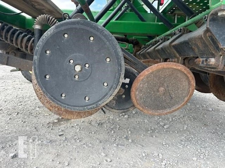 john-deere-1560-image-12