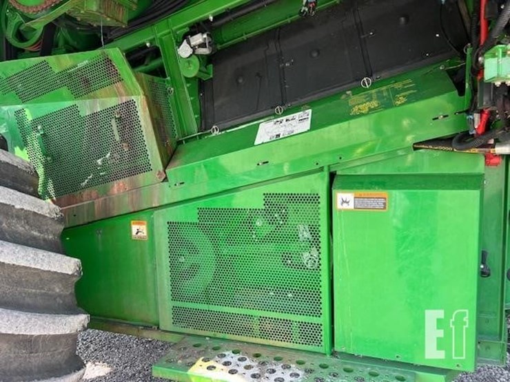 2014-john-deere-s680-image-34