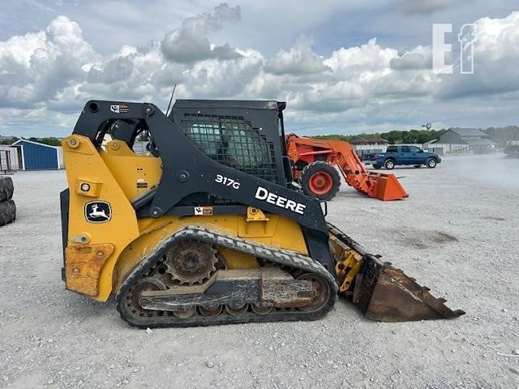 deere-317g-image-6