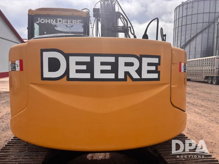 2012-deere-135d-image-43