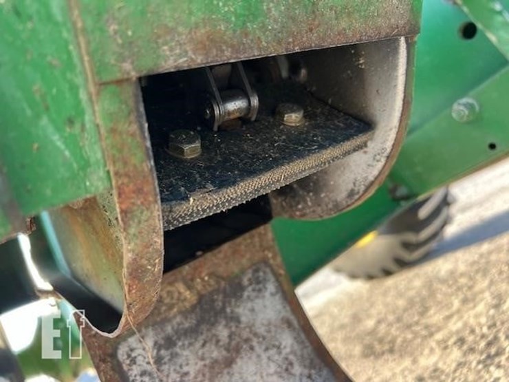 1988-john-deere-8820-titan-ii-image-45
