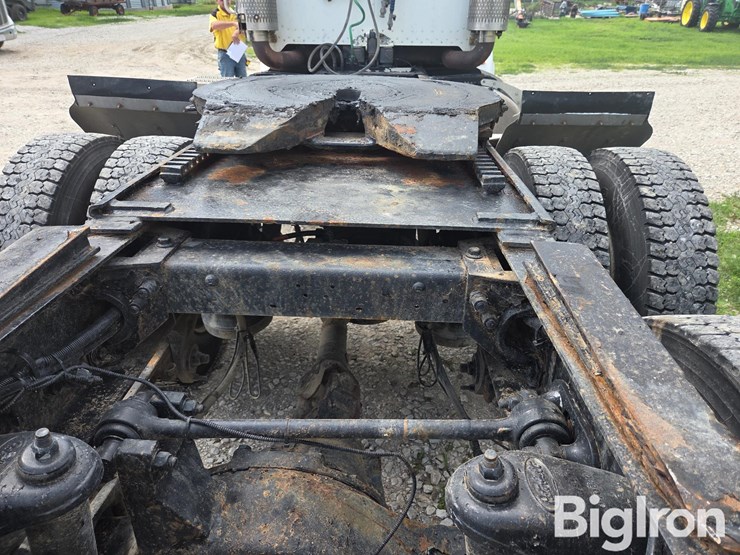 2007-peterbilt-386-image-14