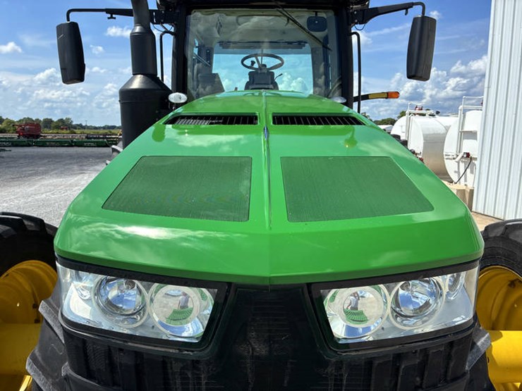 2018-john-deere-8400r-image-16