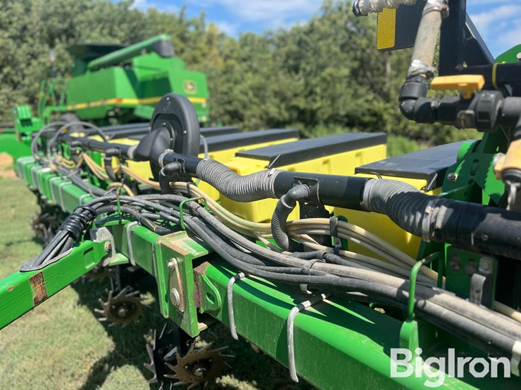 2010-john-deere-1770nt-image-13