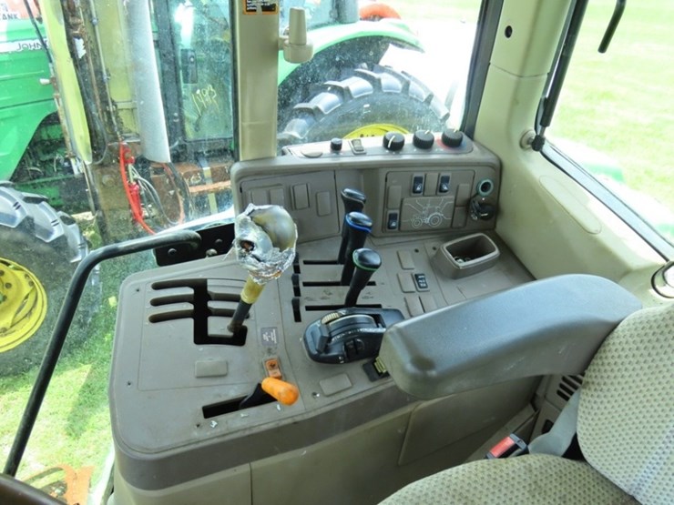 2016-john-deere-6155m-image-12