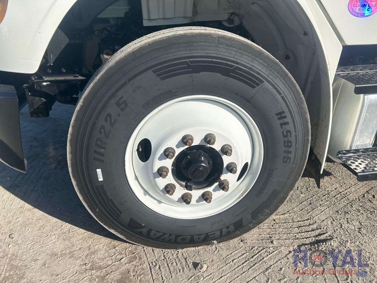 2019-freightliner-m2-106-landscape-dump-truck-image-15