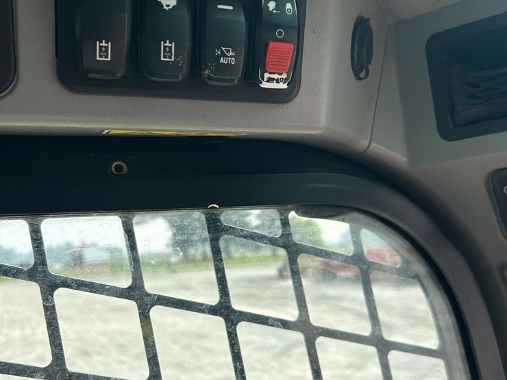 2020-caterpillar-259d3-image-6
