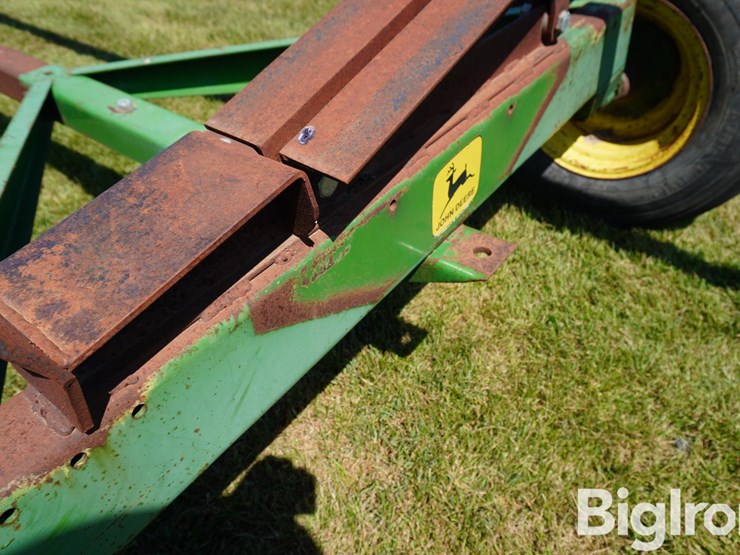 john-deere-24-image-12