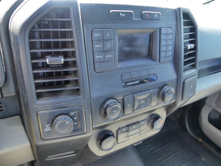 2019-ford-f150-xl-image-12