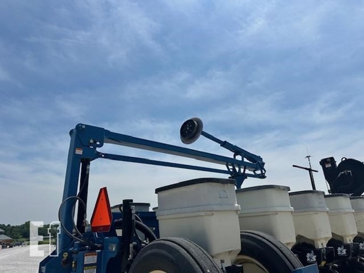2011-kinze-3660-image-16