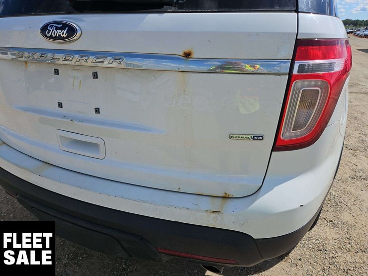 2013-ford-explorer-image-32
