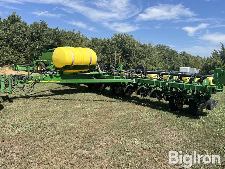 2010-john-deere-1770nt-image-1
