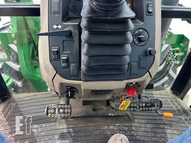 john-deere-6105d-image-51