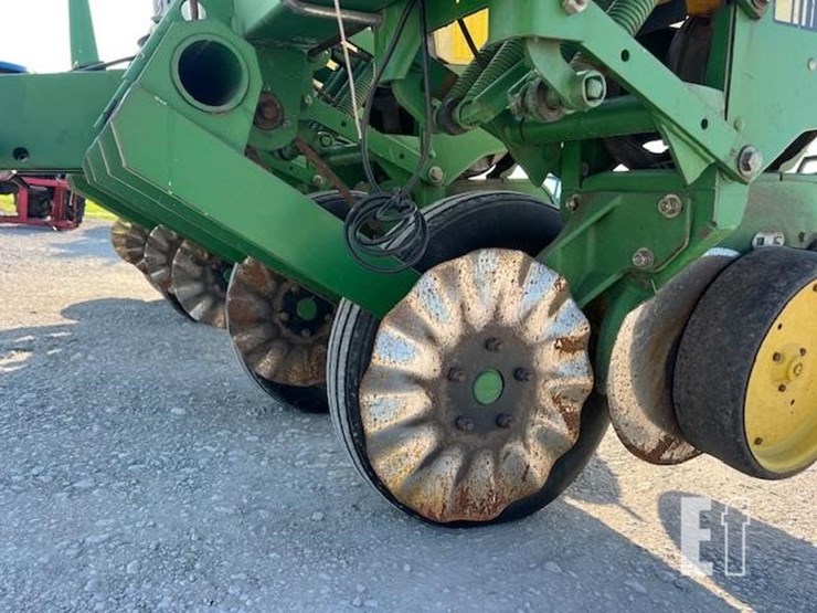 john-deere-7000-image-19