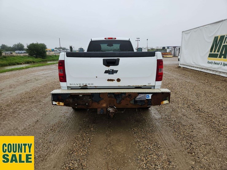 2014-chevrolet-silverado-2500hd-lt-image-19