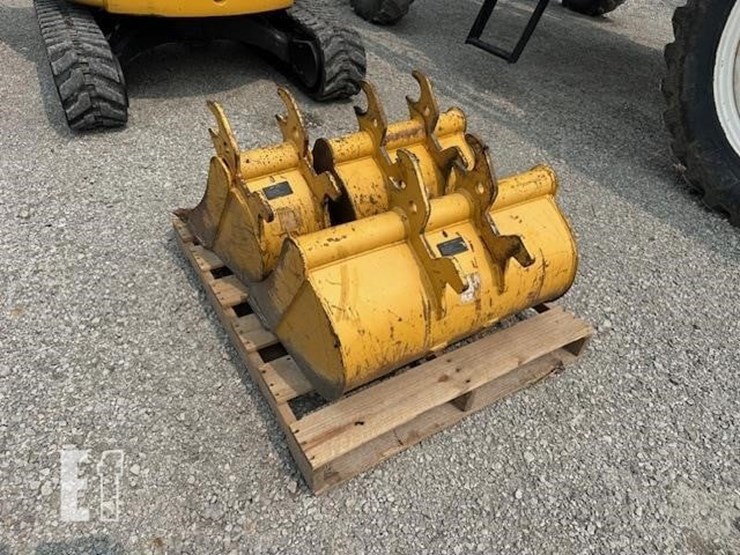 2014-deere-35g-image-37