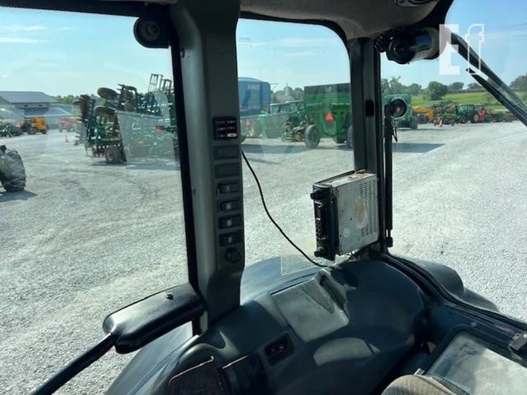new-holland-tn90f-image-34