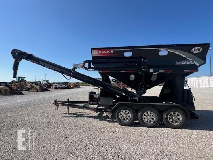 2019-j&m-lc390-image-3
