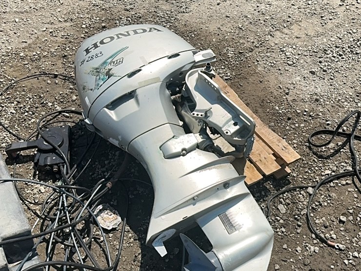 lot#--honda-four-stroke-boat-motor-image-1