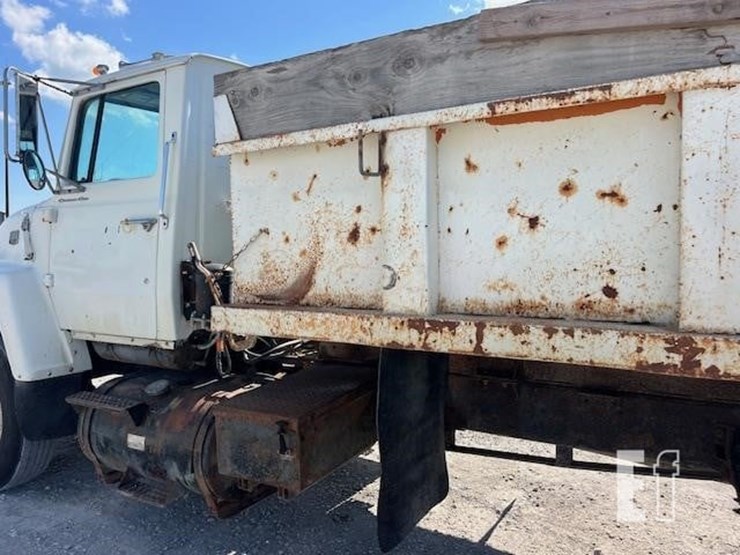 1987-ford-9000-image-24