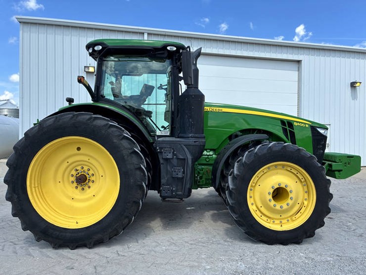 2018-john-deere-8400r-image-4