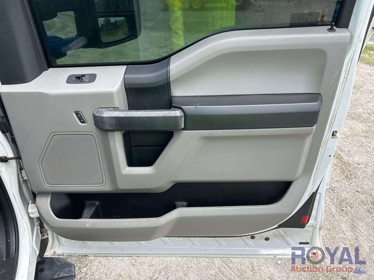 2017-ford-f550-image-38