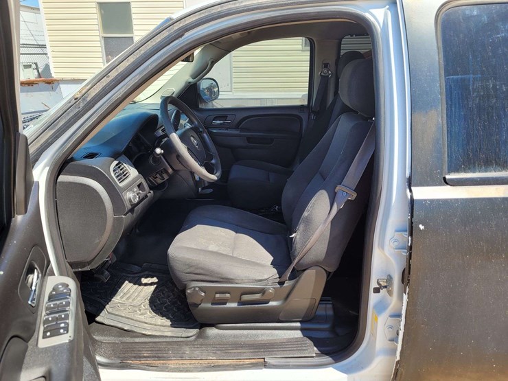 2010-chevrolet-tahoe-ls-image-7
