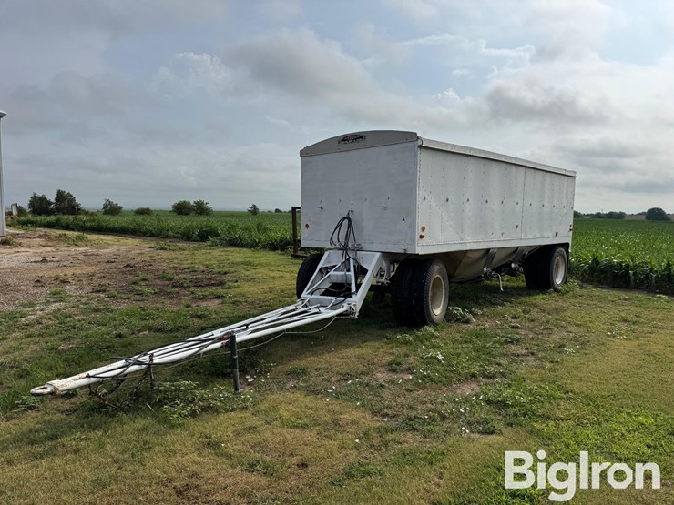 1977-colt-s/a-pup-grain-trailer-w/dolly-image-1