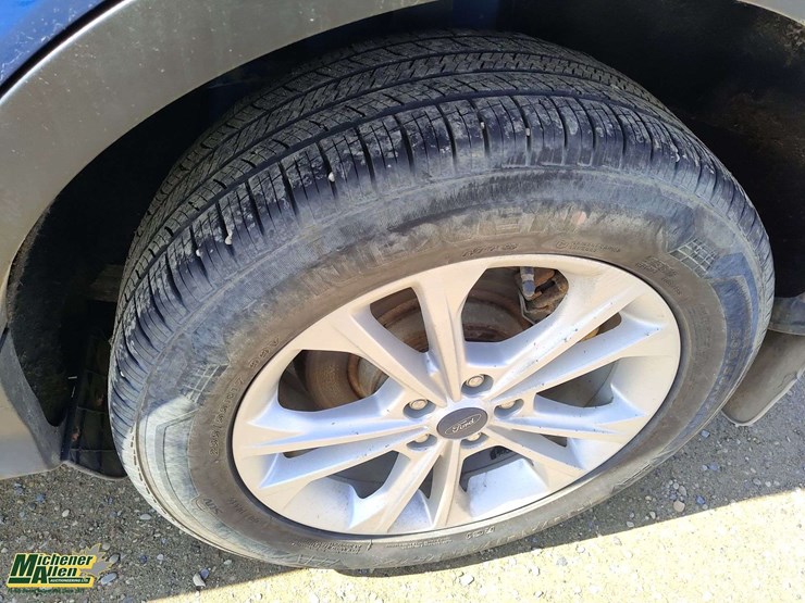 2019-ford-escape-sel-image-25