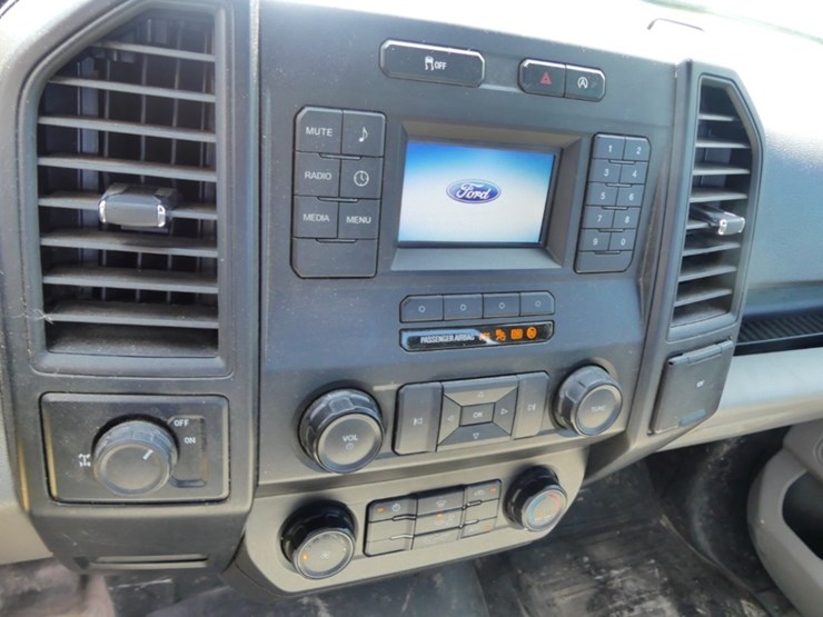 2020-ford-f150-xl-image-12