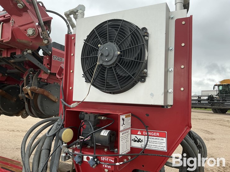 2011-case-ih-1240-image-13