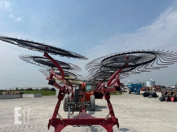 2010-case-ih-wr101-image-13