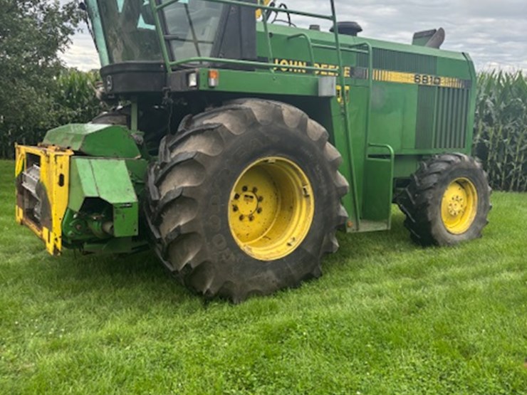 john-deere-6810-image-1