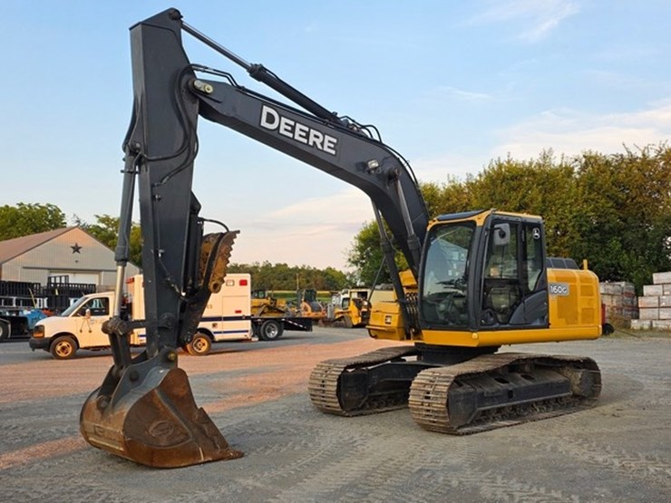 2013-deere-160g-lc-image-1