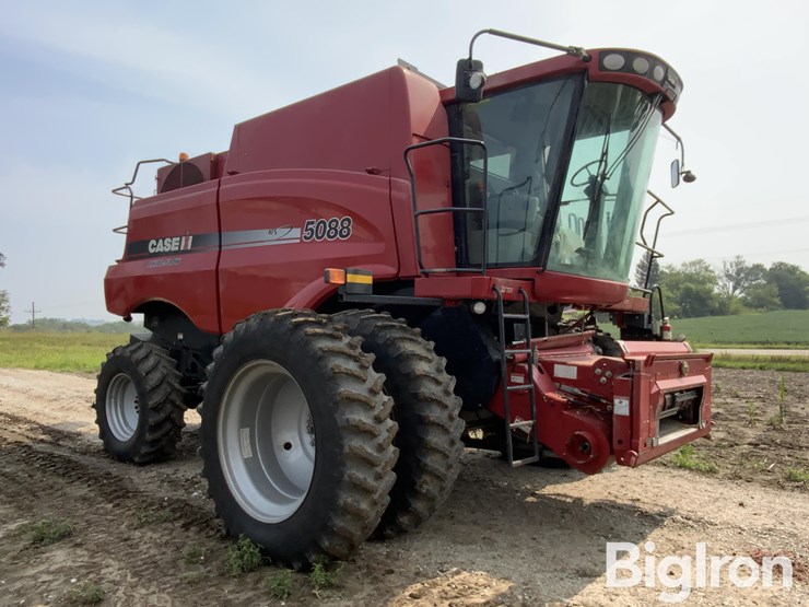 2011-case-ih-5088-image-3