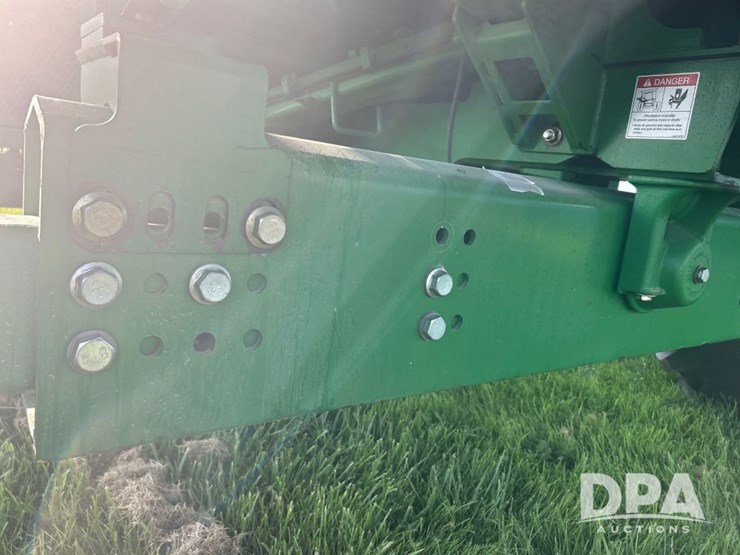 2013-john-deere-s670-image-45