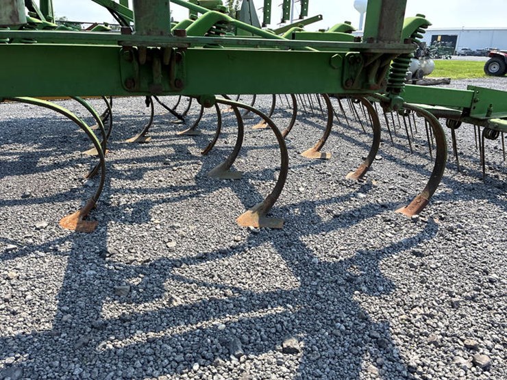 john-deere-1100-image-11