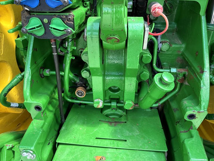2018-john-deere-8400r-image-33