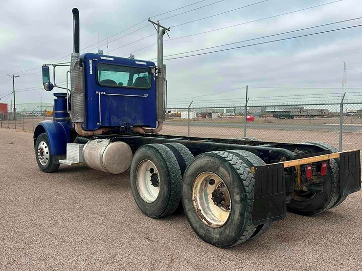 2014-peterbilt-367-image-3